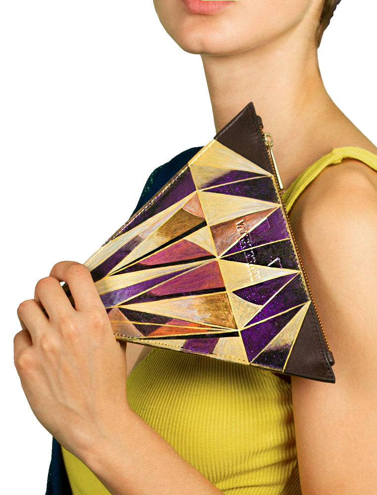 Triangle bag hand-painted diamond brown leather – Triangle Bag Diamond Handpainted Vanguerati