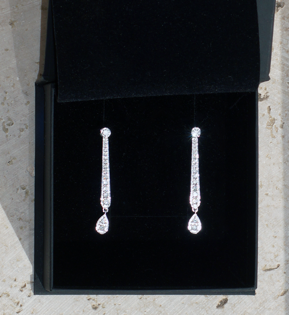 Drop earrings: white gold with 1.15ct diamonds – Drop Earrings Real