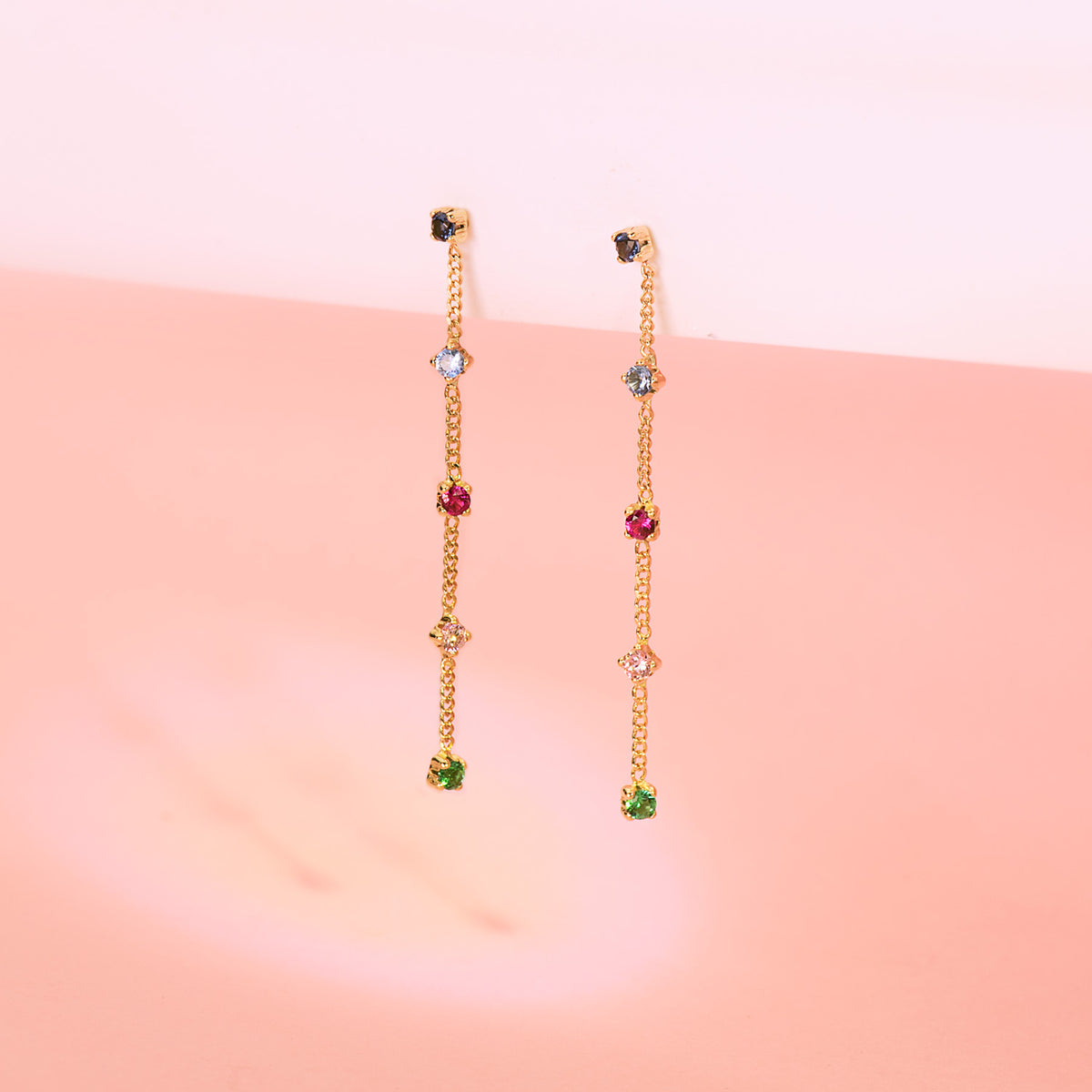 Long colored chain earrings: 18 kt yellow gold – 21332A