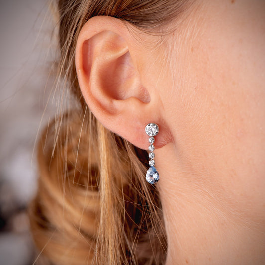 Aquamarine teardrop long earrings: 18 kt white gold