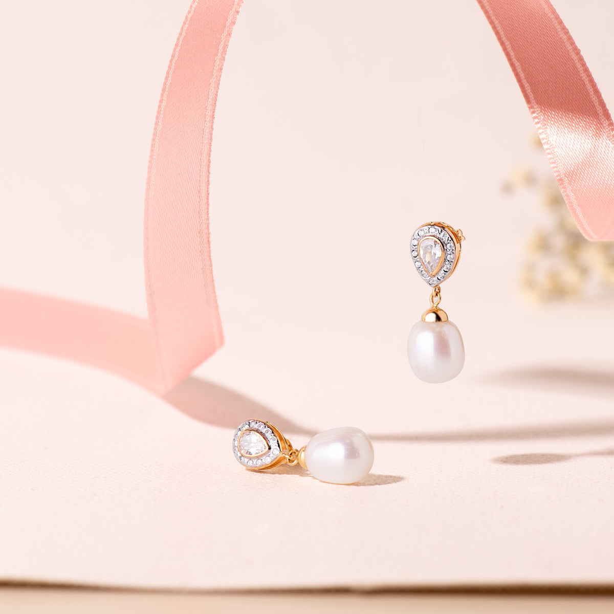 Teardrop earrings: 18 kt bicolor gold – 21370A