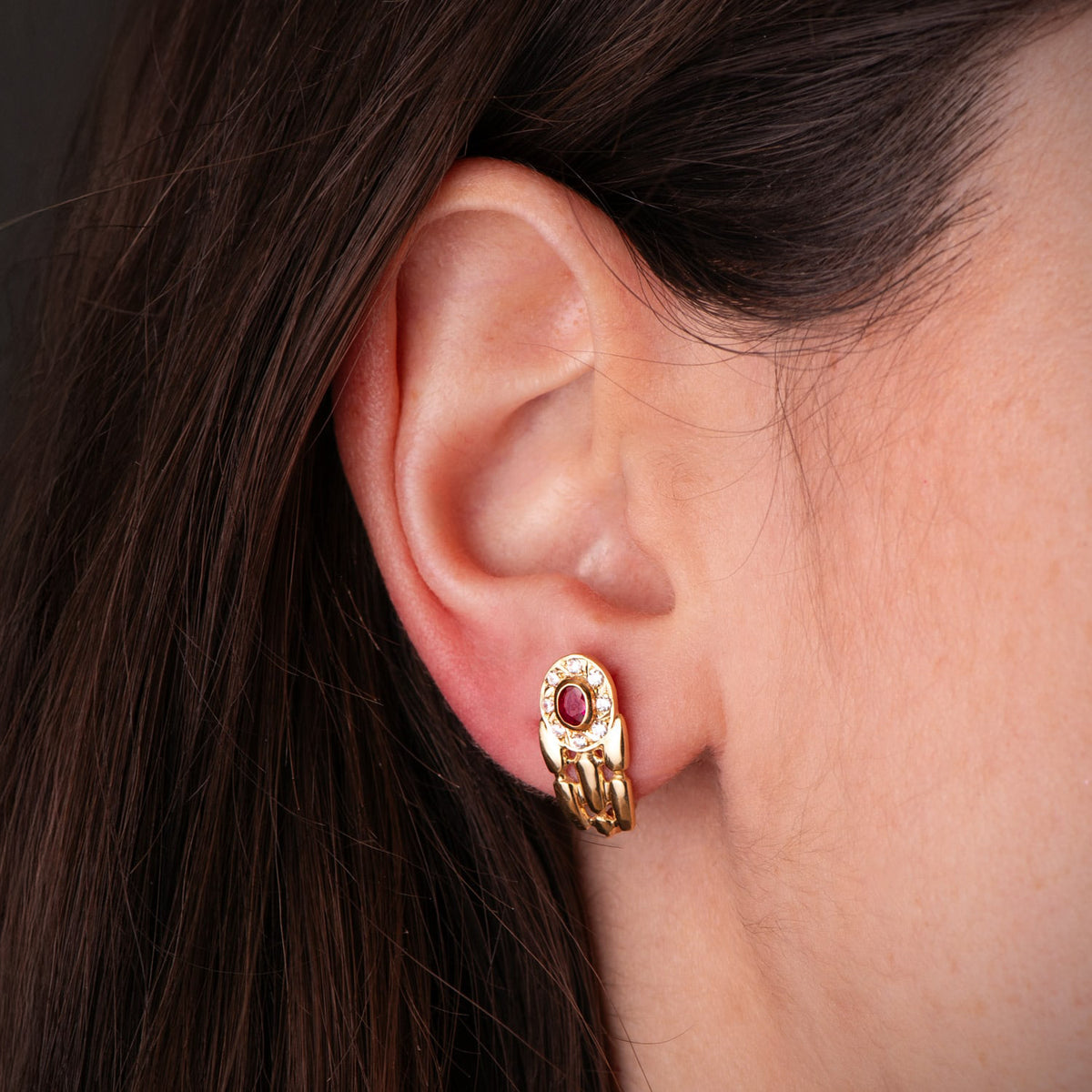 Panter ruby earrings: 18 kt yellow gold