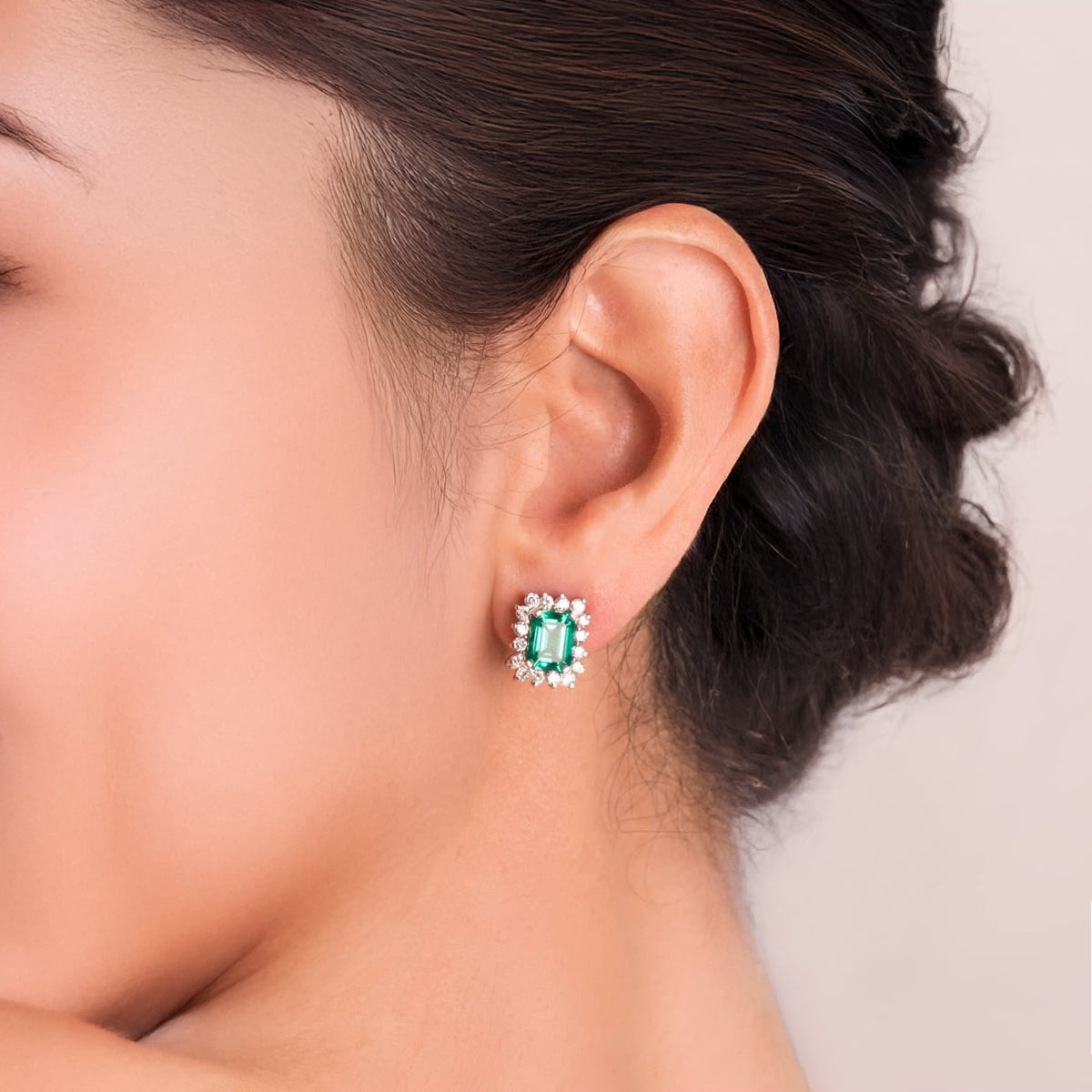 Rectangular emerald earrings: 18 kt white gold with 3ct emeralds and 1.12ct diamonds – Emeralds 3Ct