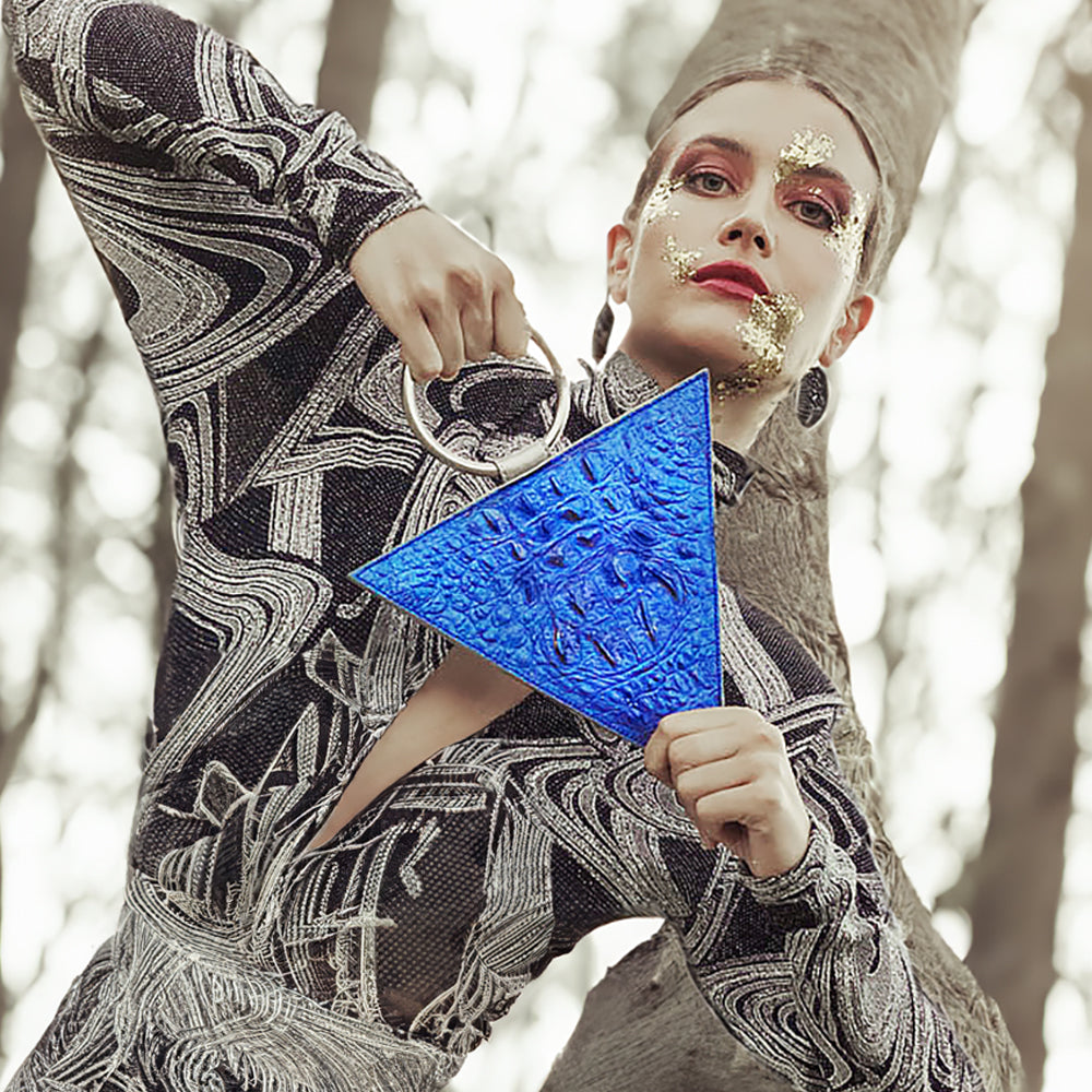 Triangle bag blue leather with handle – Triangle Blue Bag Handle Vanguerati Square