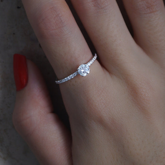 Special ring: white gold with 0.74ct diamonds