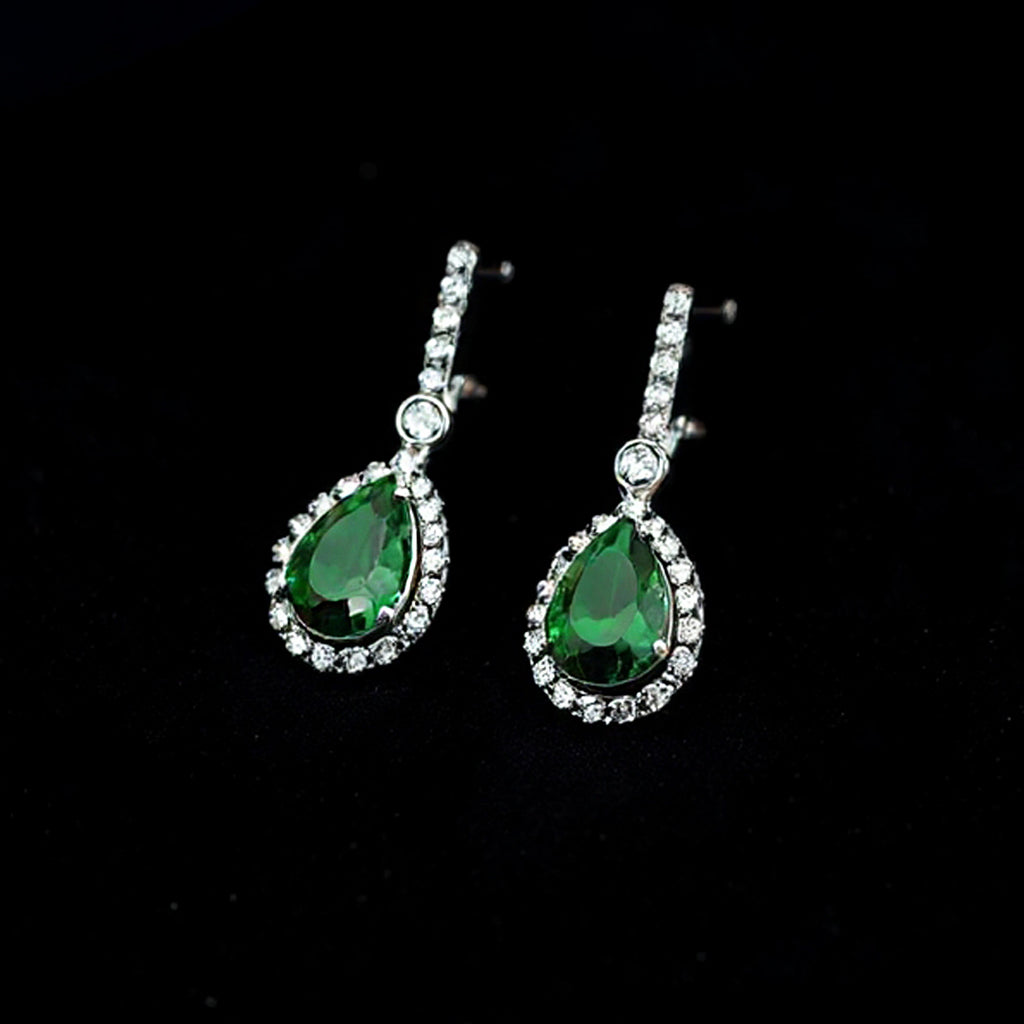 Scarlett dangle green earrings: 18 kt white gold with zirconias – Scarlett Dangle Green Earrings