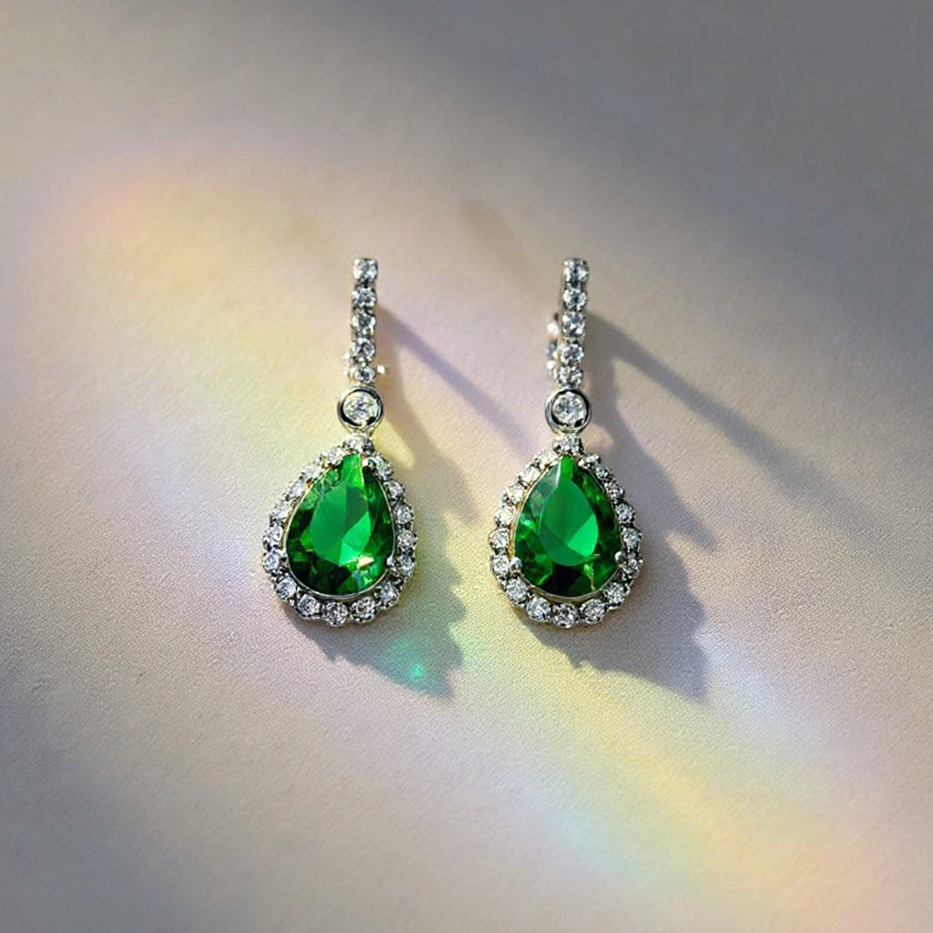 Scarlett dangle green earrings: 18 kt white gold with zirconias – Scarlett Dangle Green Earrings