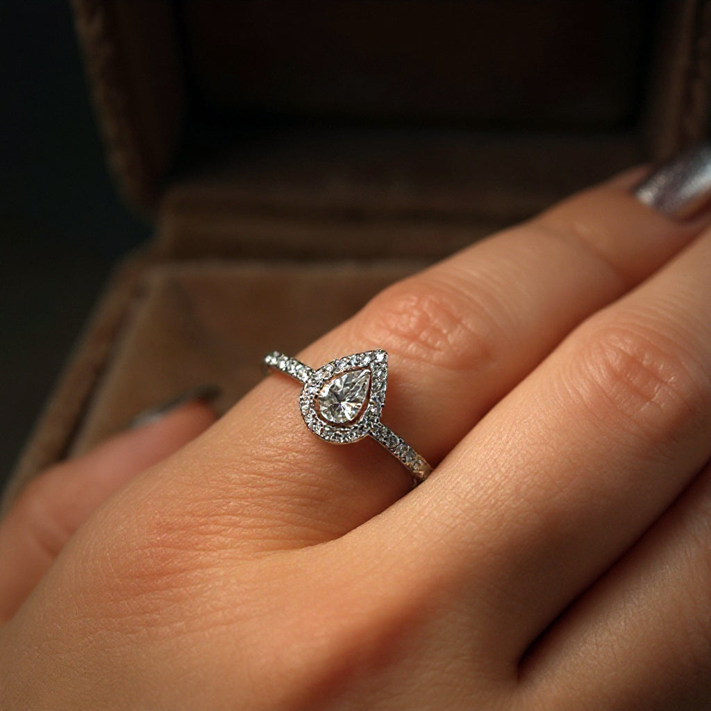 Wonder ring: white gold with 0.45ct diamonds