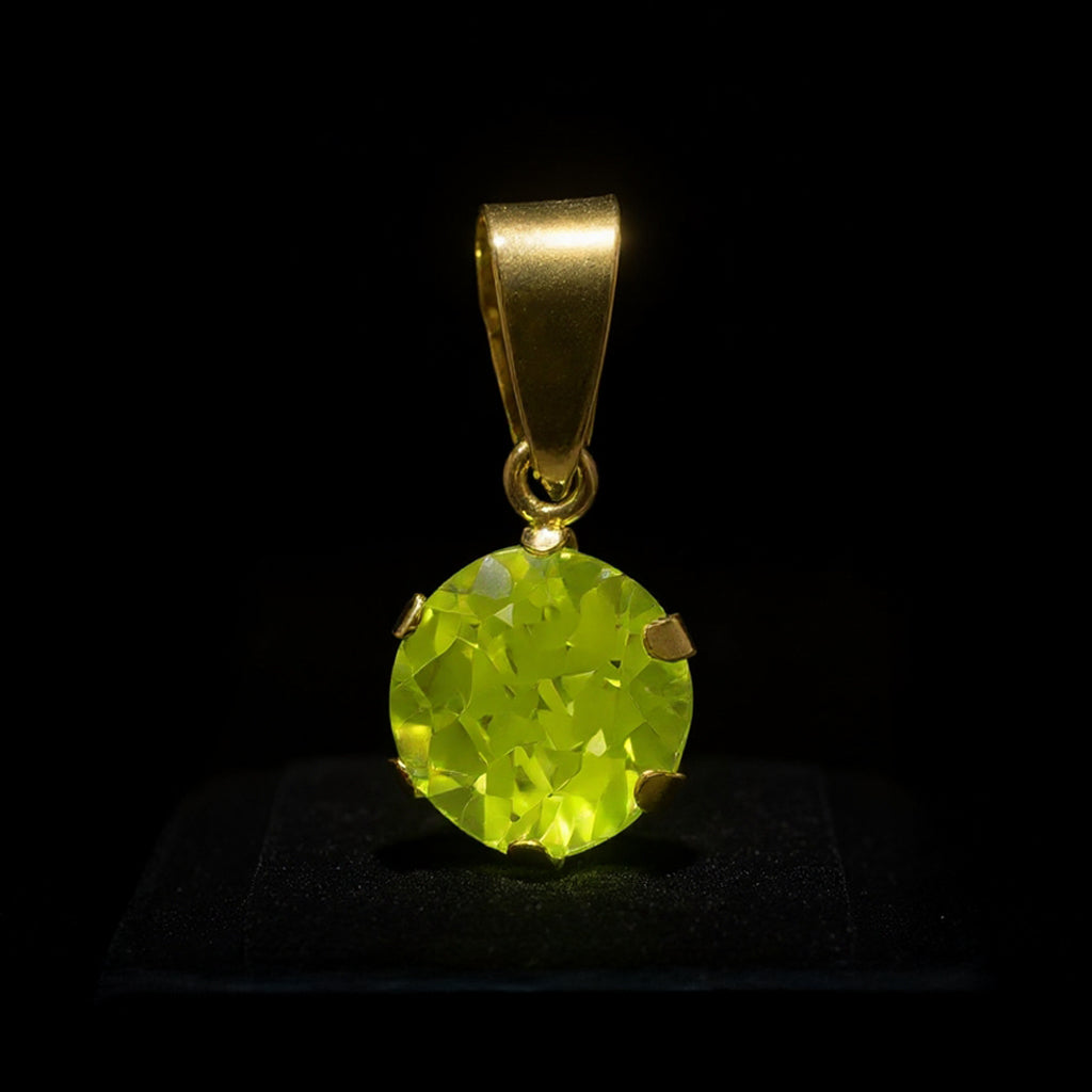 1.44 carat Olivine Pendant: 9 kt yellow gold – Fwehoiew