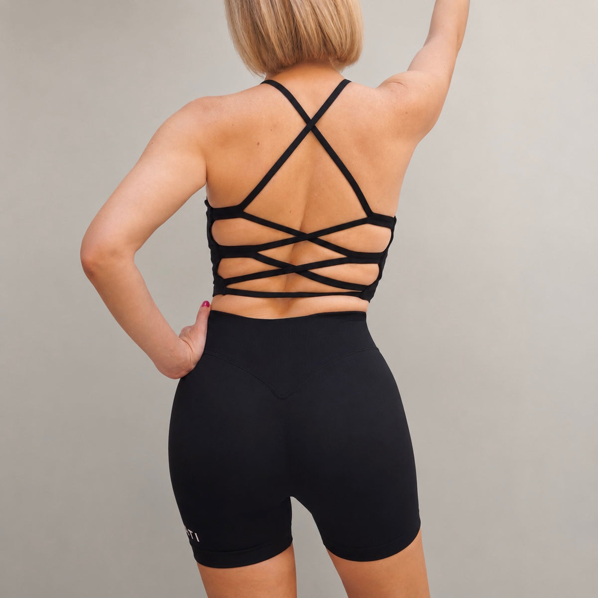 Crisscross Back Longline Sports Bra | Black – Crosstopblack