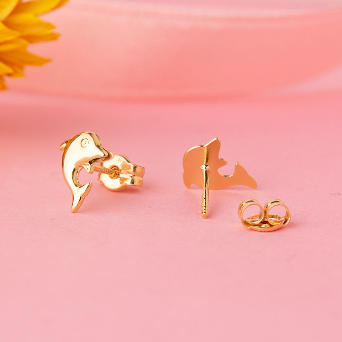 Dolphin stud earrings | 18k yellow gold