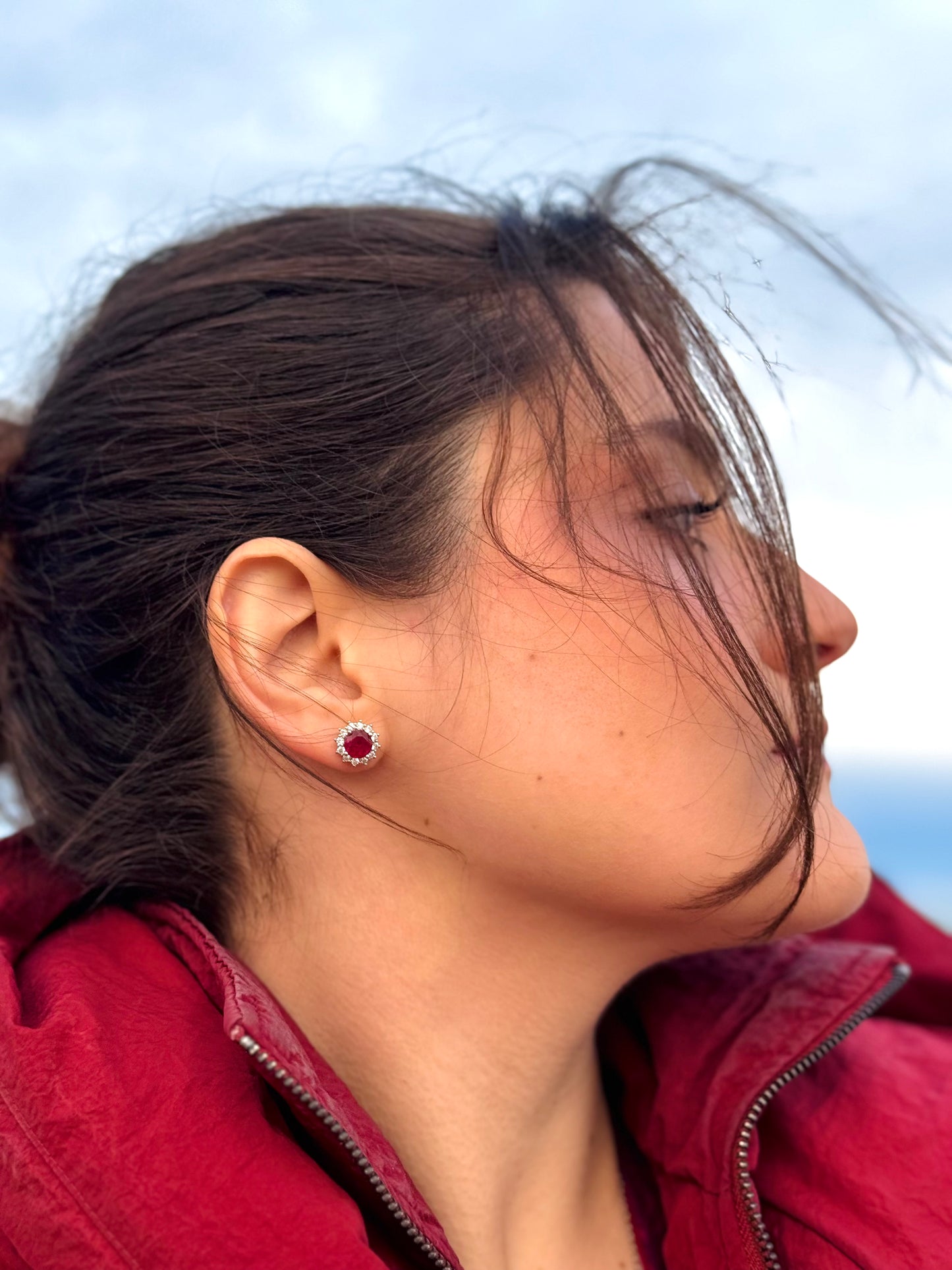 Royal round red earrings: 925 sterling silver