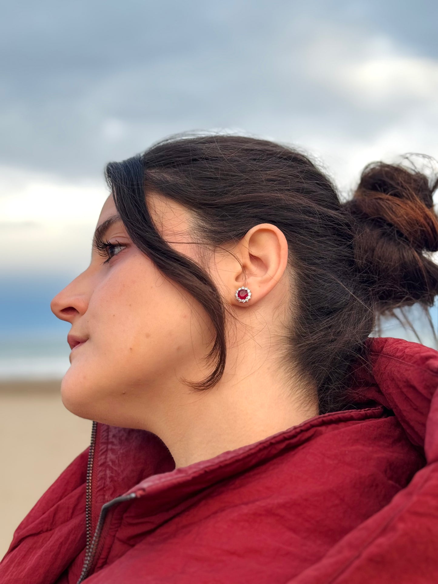 Royal round red earrings: 925 sterling silver